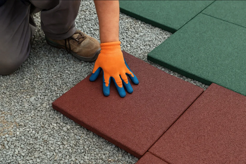 Rubber tiles and mats flooring system