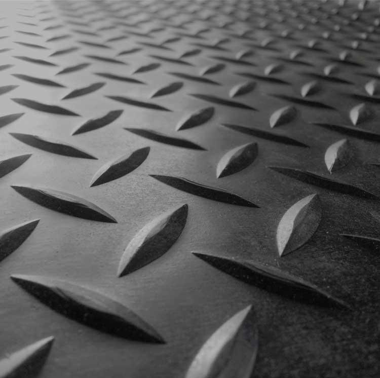 Rubflo diamond pattern rubber mat