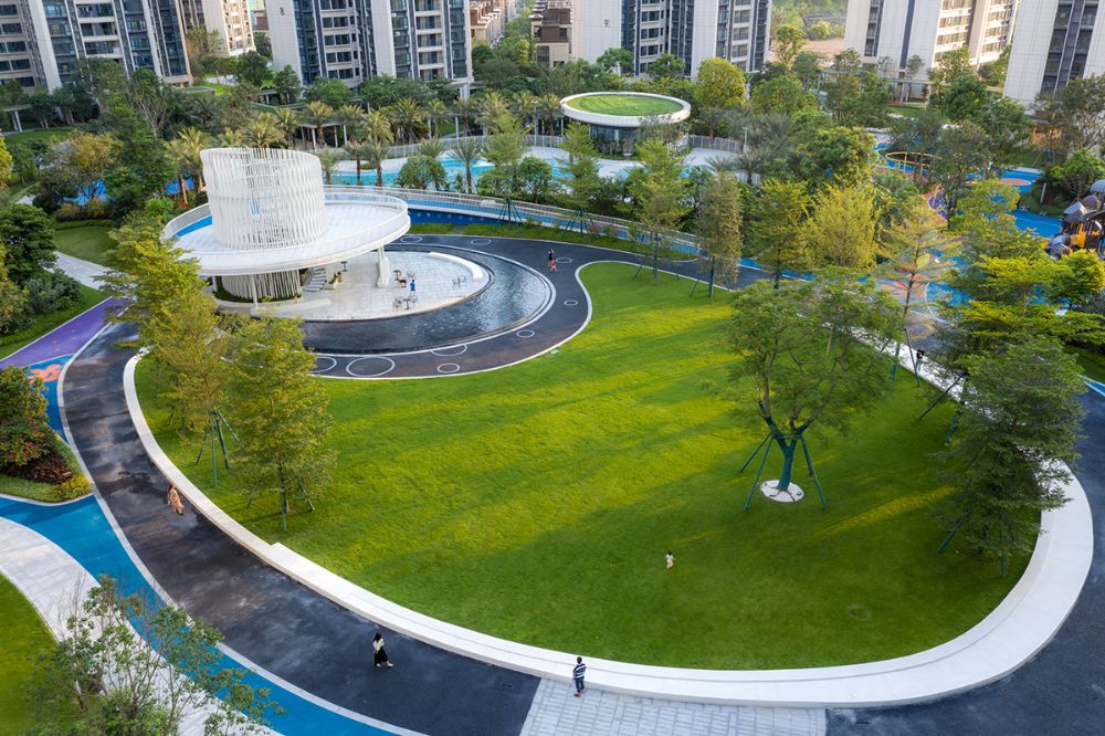 Guangzhou Zhonghai Huacheng Bay landscape artificial turf