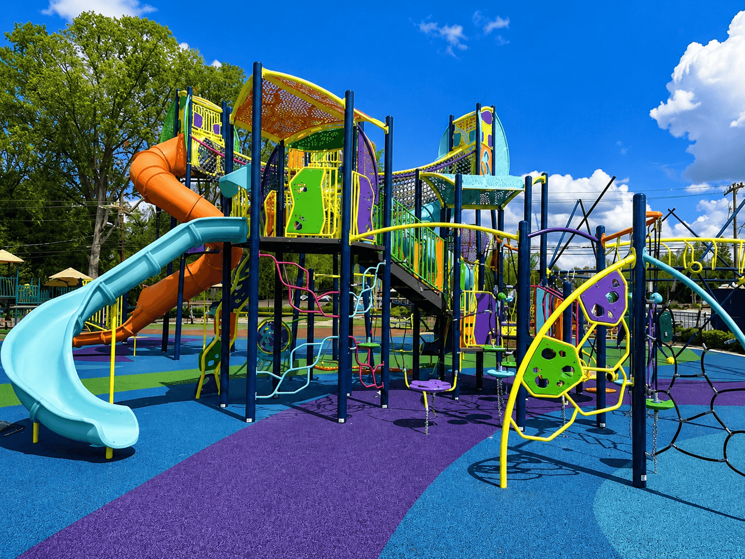 Huacheng Community Playground in Shanghai with colorful 2D EPDM flooring