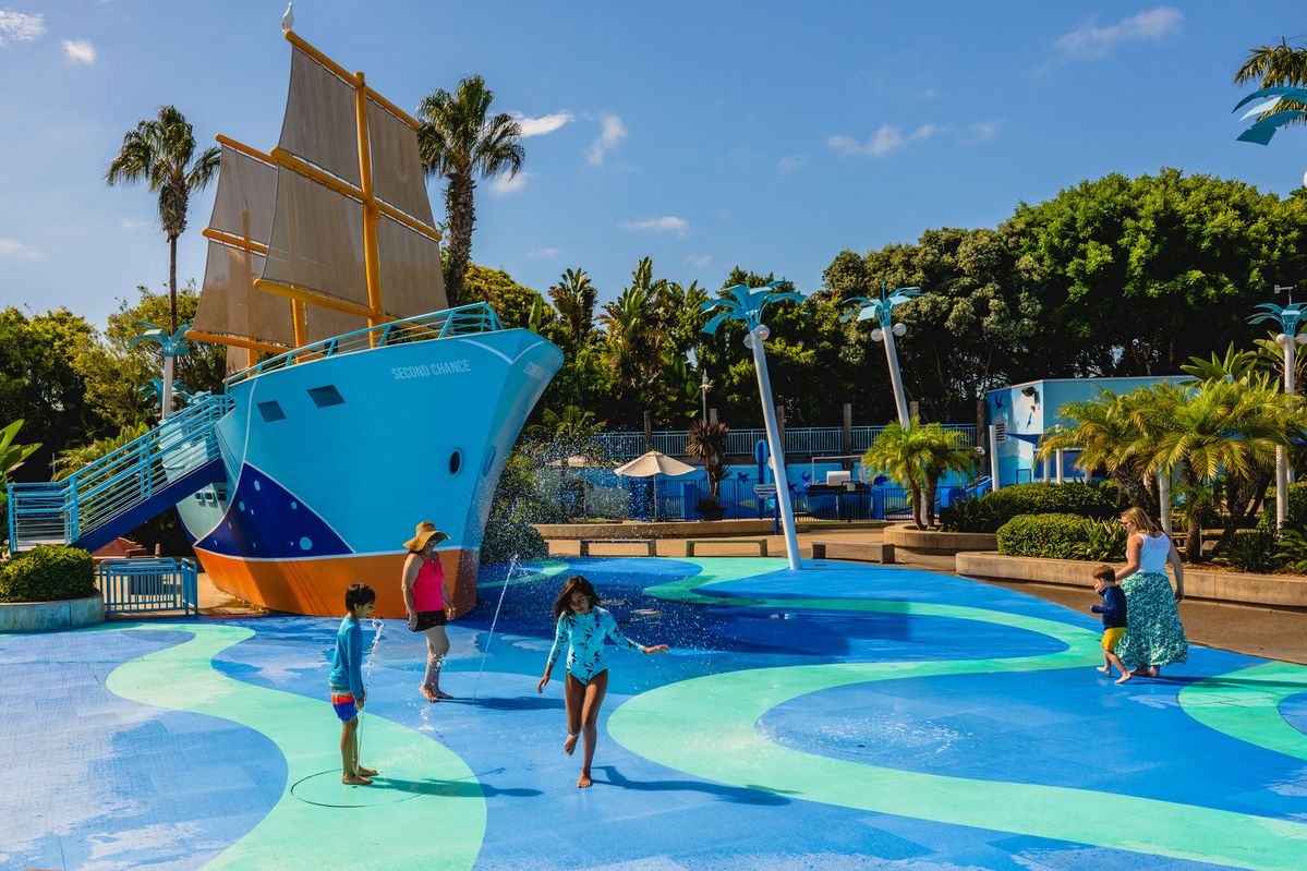 Knott's Berry Farm water park surfacing project in California